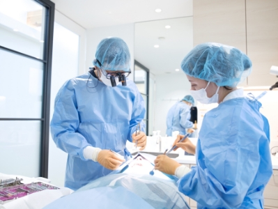 インプラント体（人工歯根）の埋入